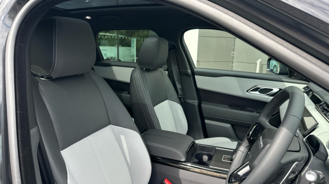 Land Rover Range Rover Velar 3.0 D300 MHEV Belgravia Edition Satin 5dr Auto Diesel Estate - Image 43